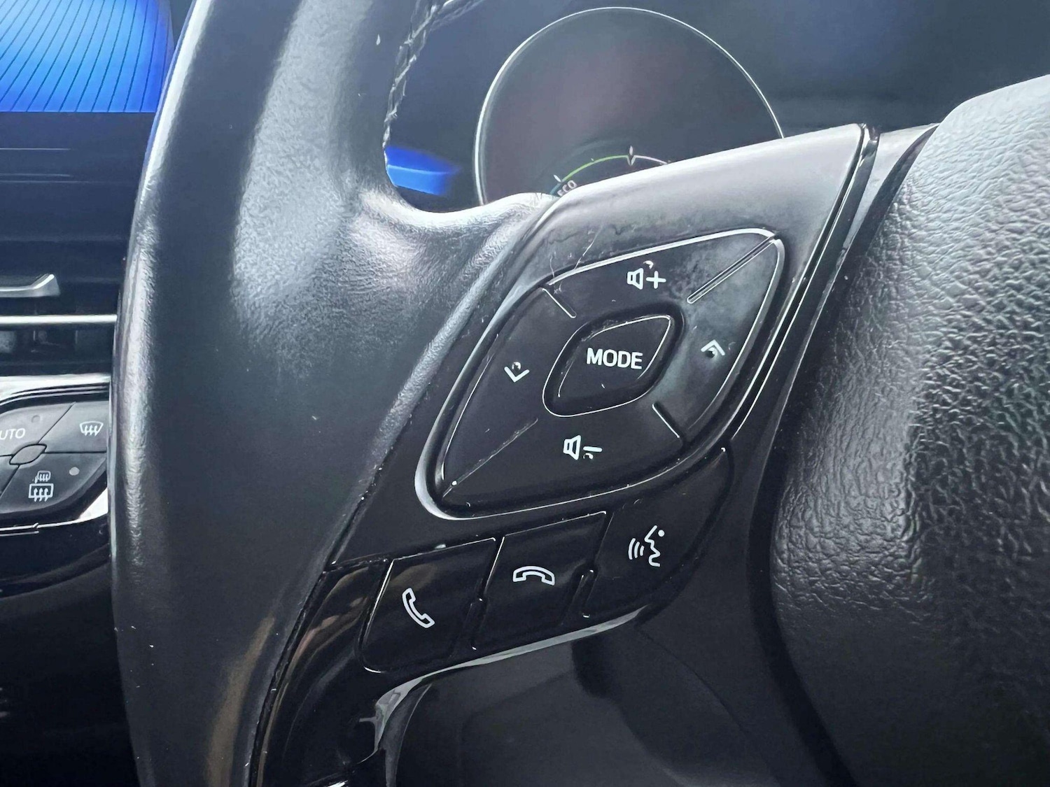 Used Toyota C-HR 2018 for sale - 76714601: Photo 24