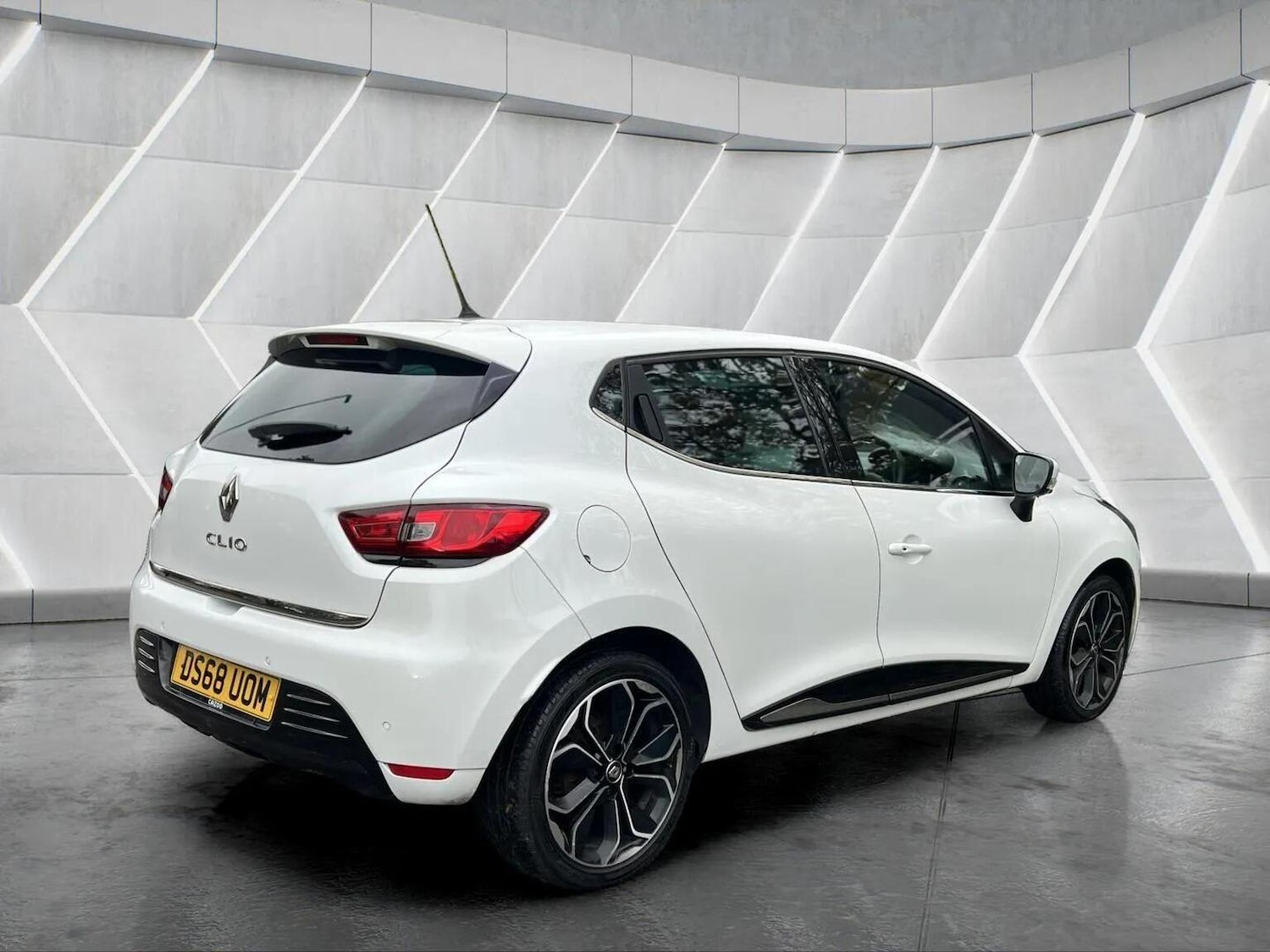 Used Renault Clio 2018 for sale - 76566607: Photo 15