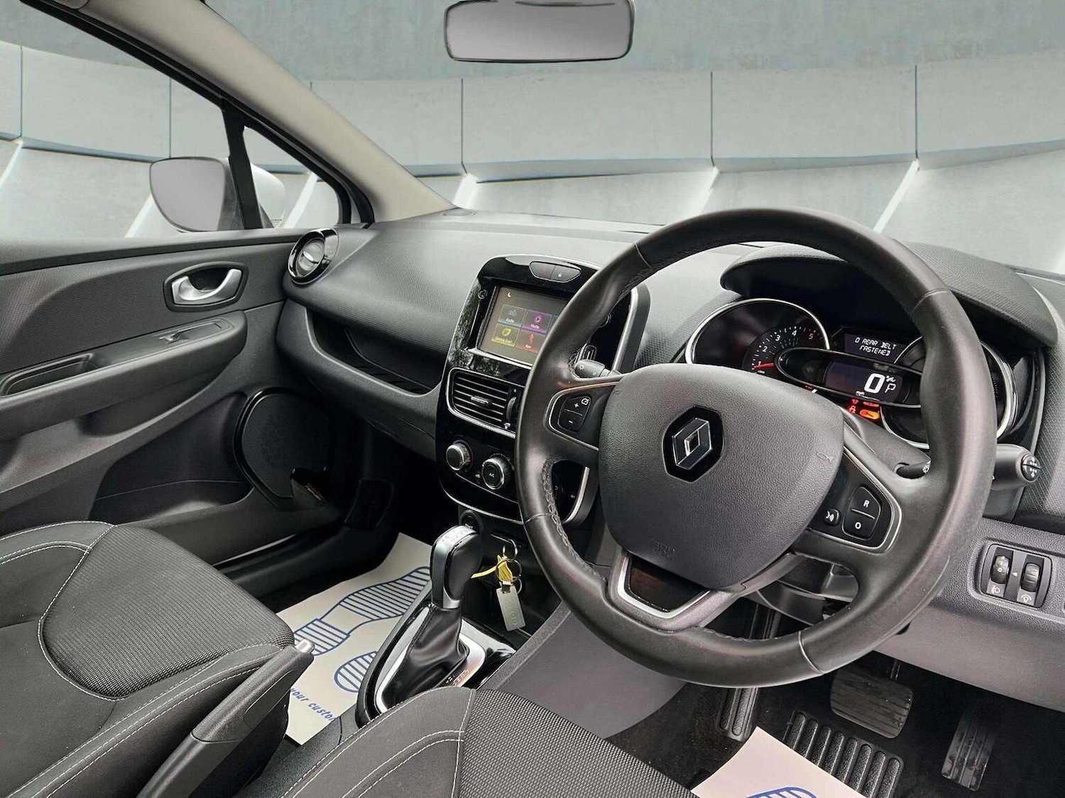 Used Renault Clio 2018 for sale - 76566607: Photo 23