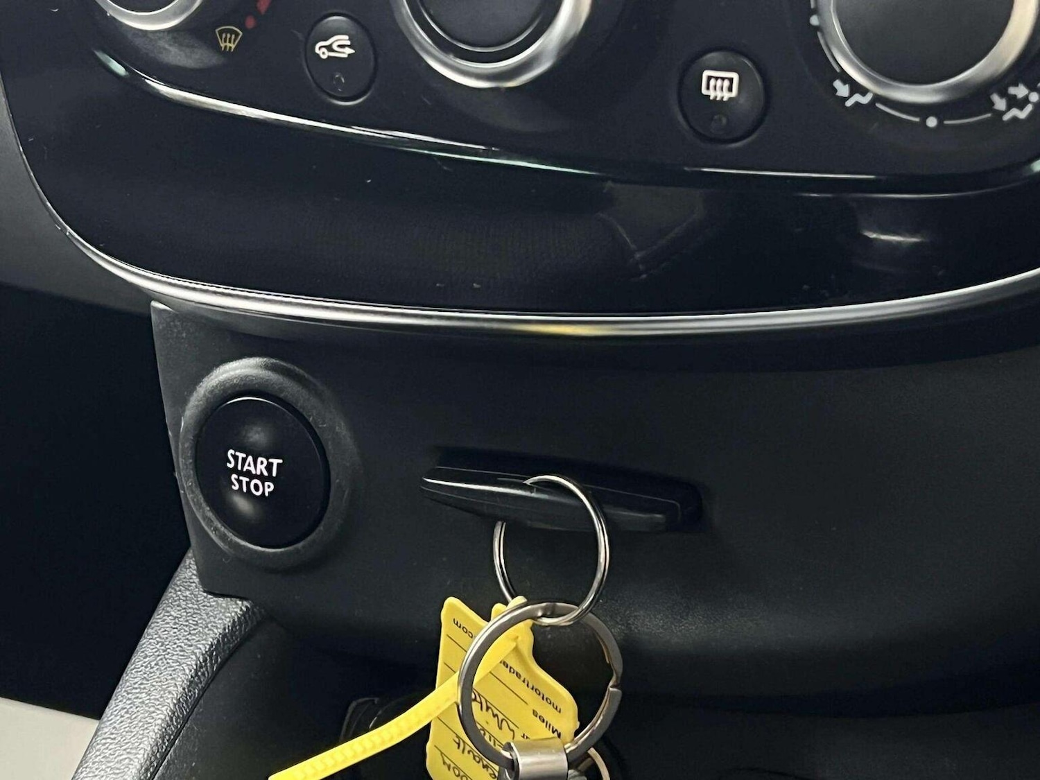 Used Renault Clio 2018 for sale - 76566607: Photo 33