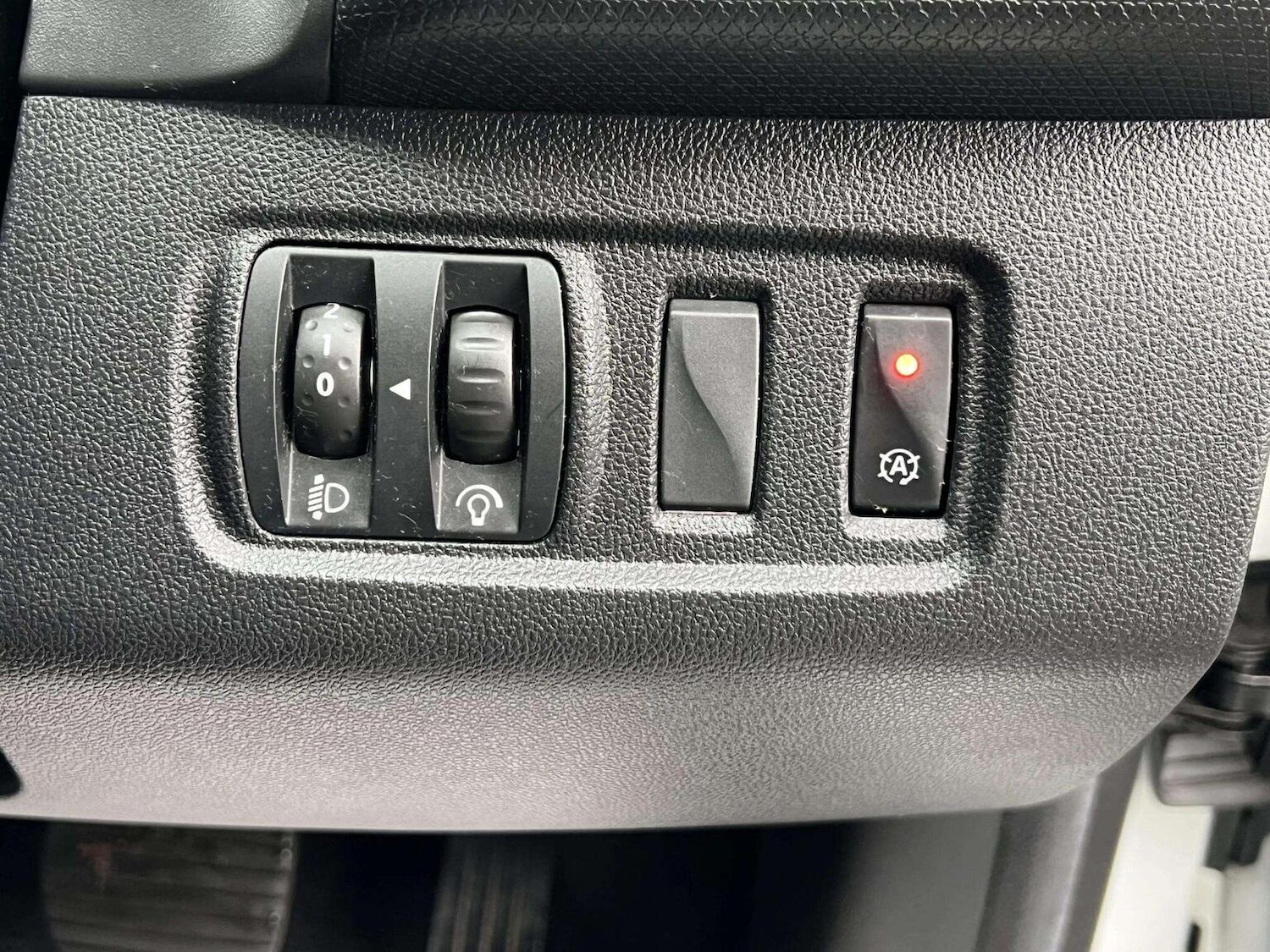 Used Renault Clio 2018 for sale - 76566607: Photo 38