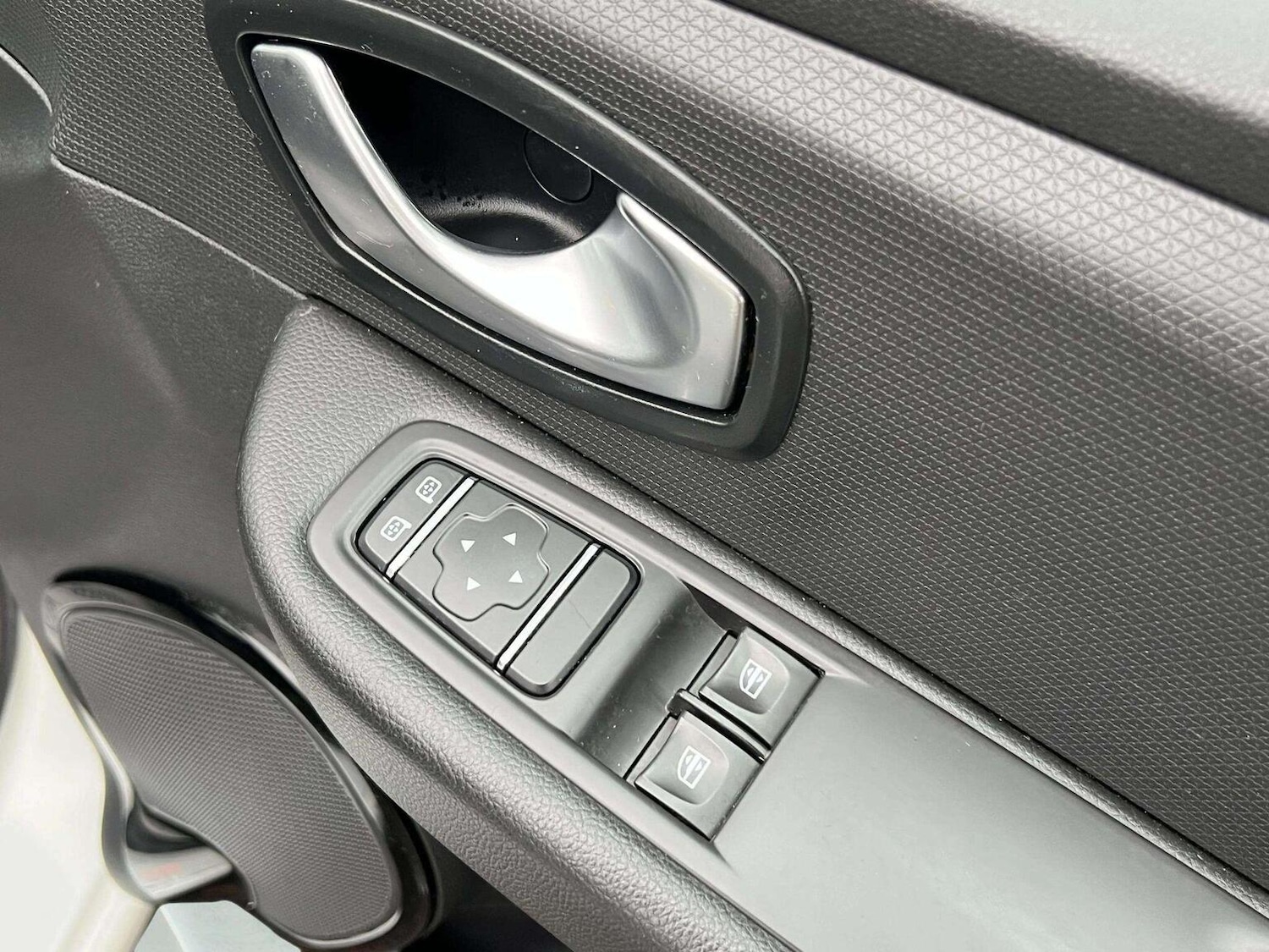 Used Renault Clio 2018 for sale - 76566607: Photo 40