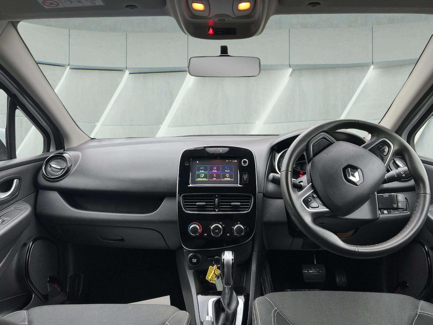 Used Renault Clio 2018 for sale - 76566607: Photo 46