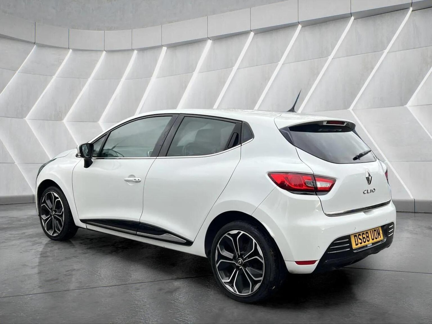 Used Renault Clio 2018 for sale - 76566607: Photo 9