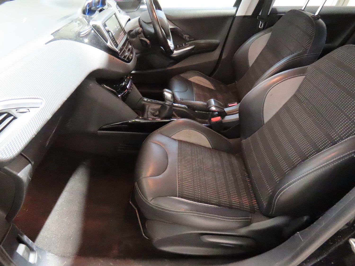 Used Peugeot 2008 2017 for sale - 77120357: Photo 9