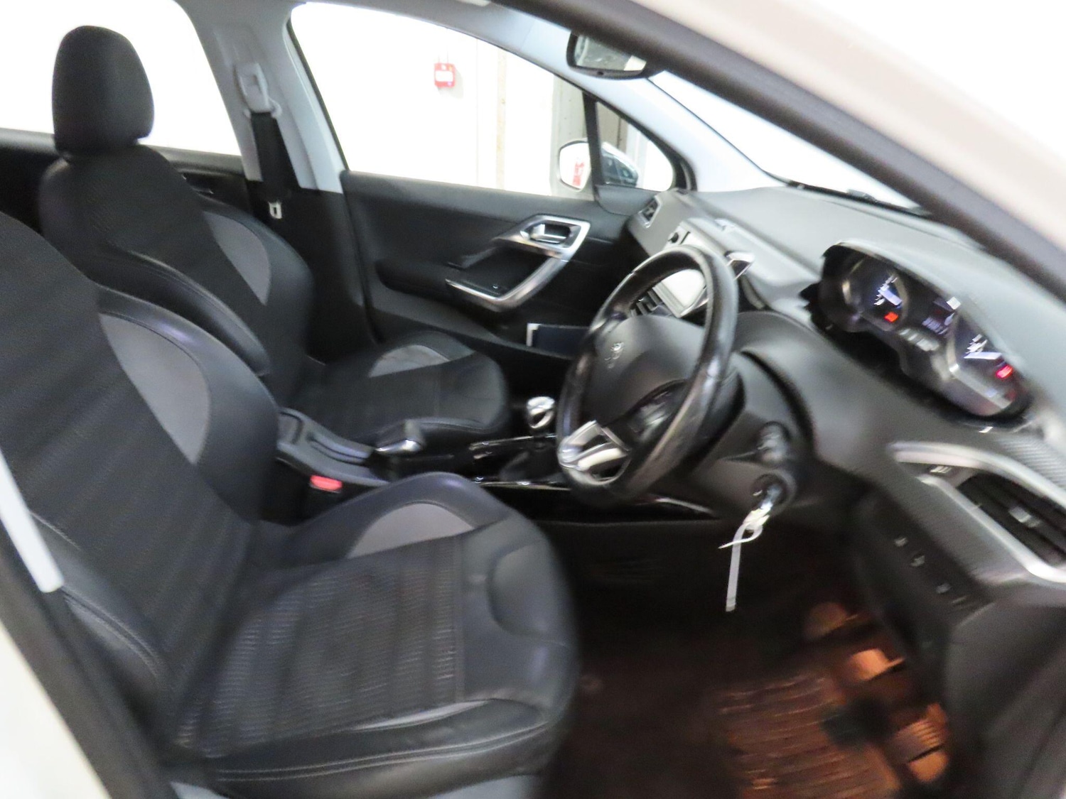 Used Peugeot 2008 for sale - 77049923: Photo 10