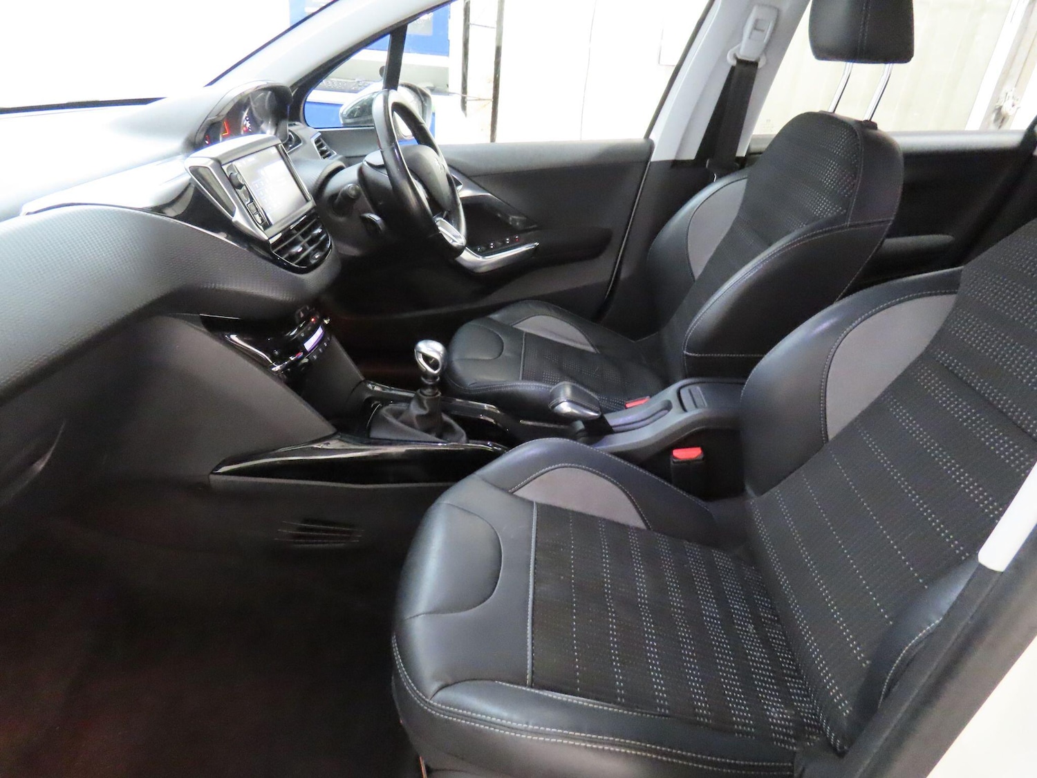 Used Peugeot 2008 for sale - 77049923: Photo 11