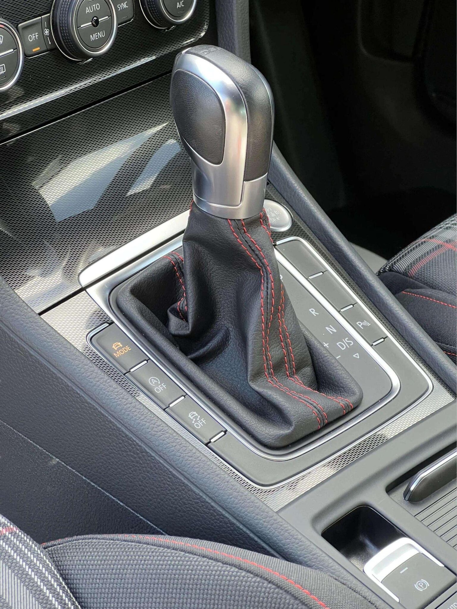 Used Volkswagen Golf 2015 for sale - 76566603: Photo 54