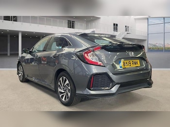 Used Honda Civic 2019 for sale - 75575424: Photo