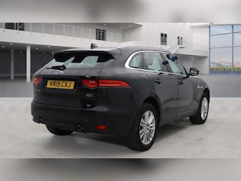 Used Jaguar F-Pace 2019 for sale - 75705978: Photo