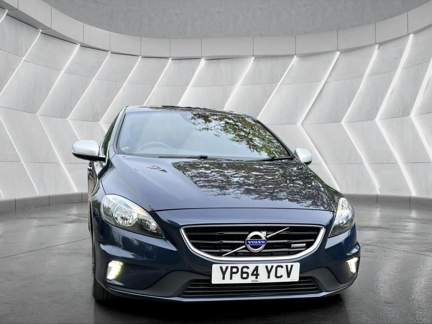Used Volvo V40 2014 for sale - 76598453: Photo 2