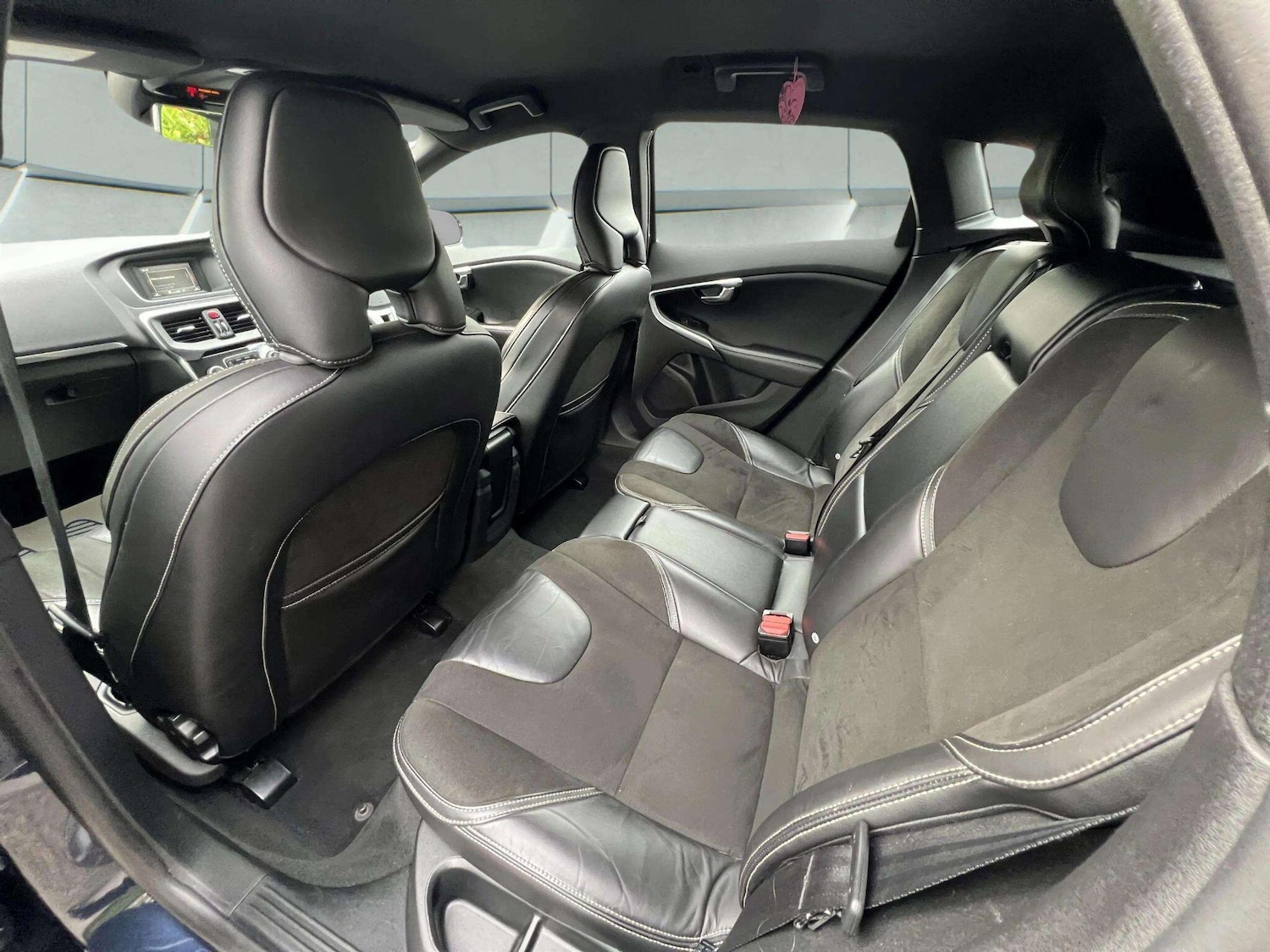 Used Volvo V40 2014 for sale - 76598453: Photo 35