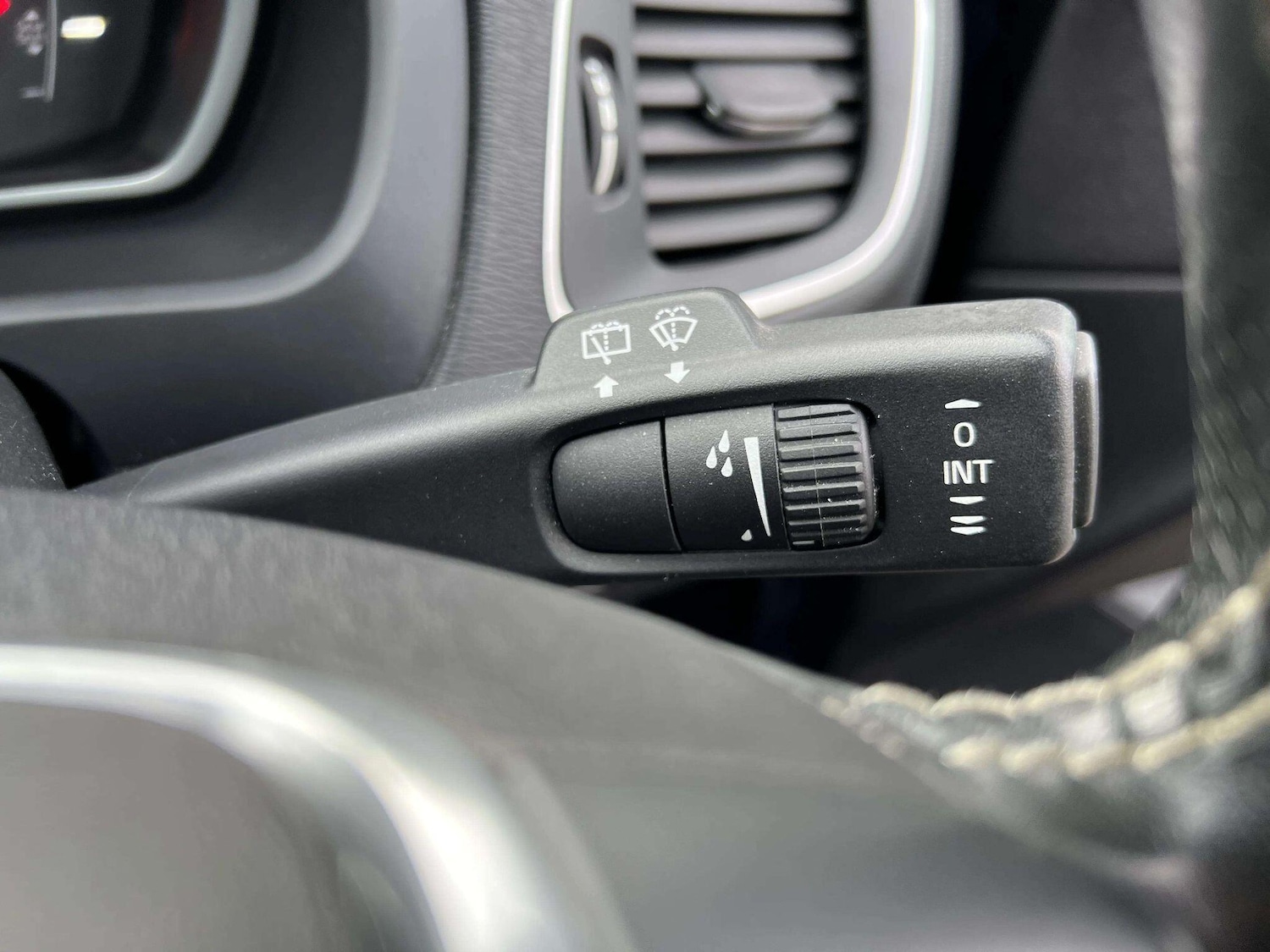 Used Volvo V40 2014 for sale - 76598453: Photo 39