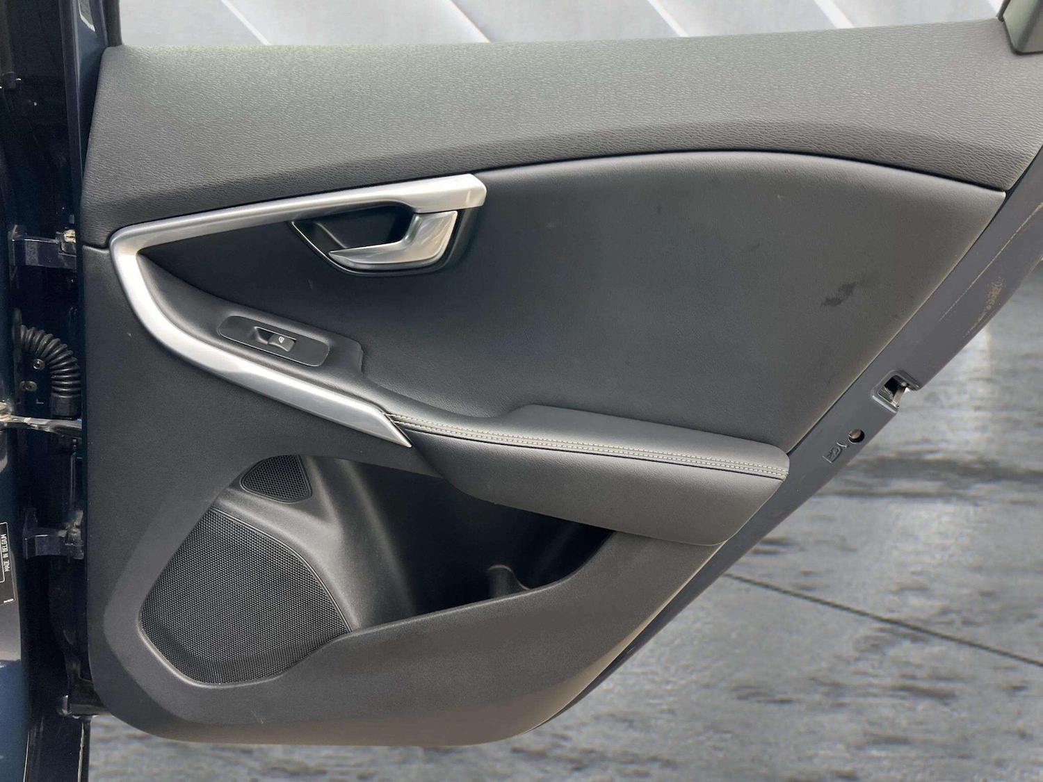 Used Volvo V40 2014 for sale - 76598453: Photo 43