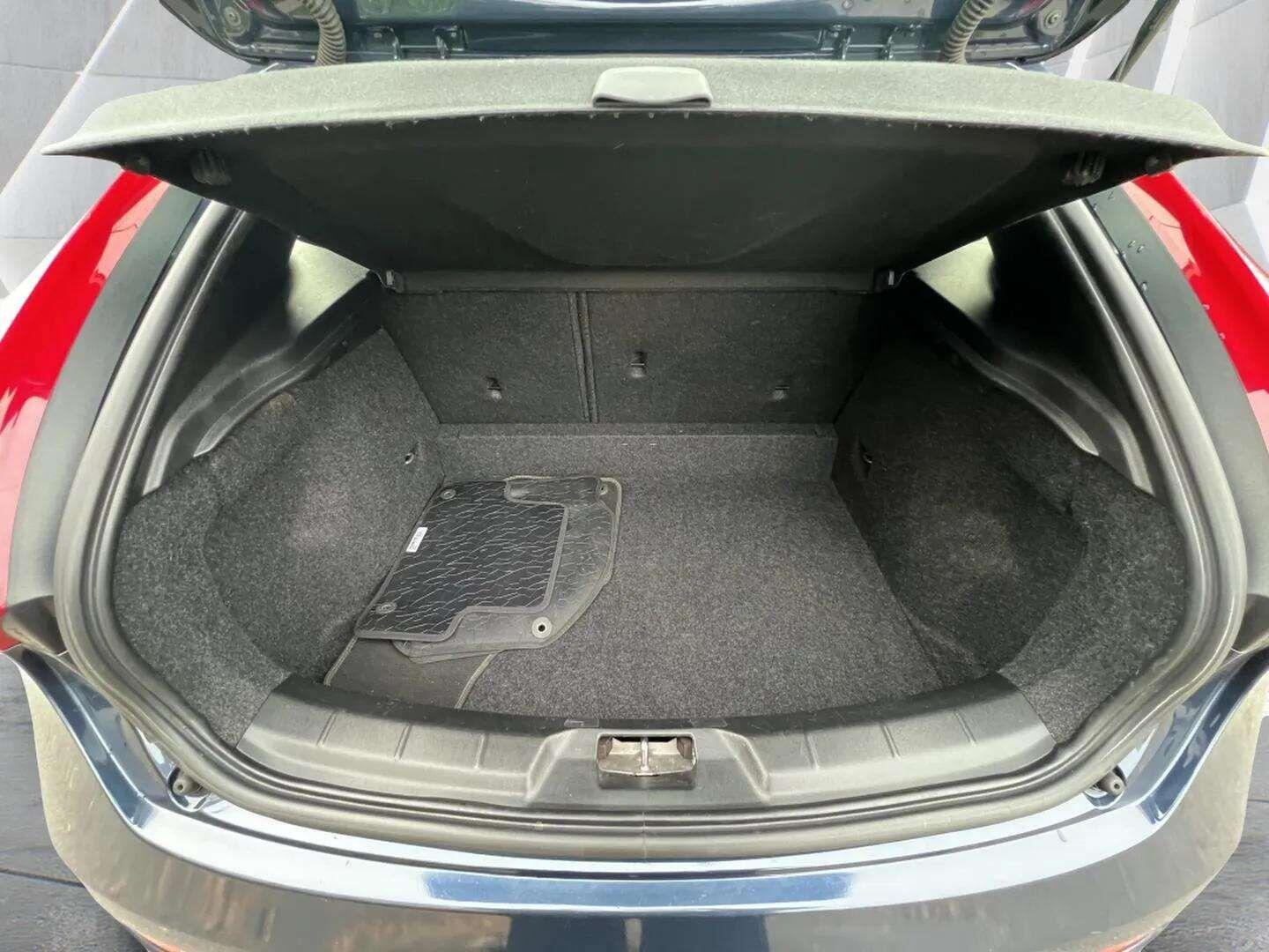 Used Volvo V40 2014 for sale - 76598453: Photo 51