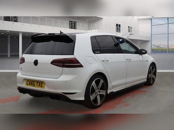 Used Volkswagen Golf 2017 for sale - 75490001: Photo