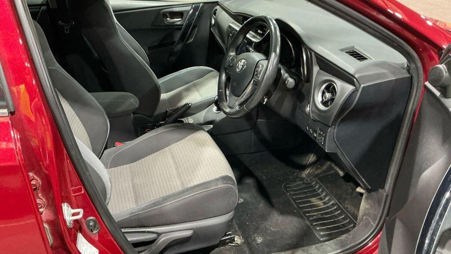 Used Toyota Auris 2018 for sale - 76566652: Photo 9