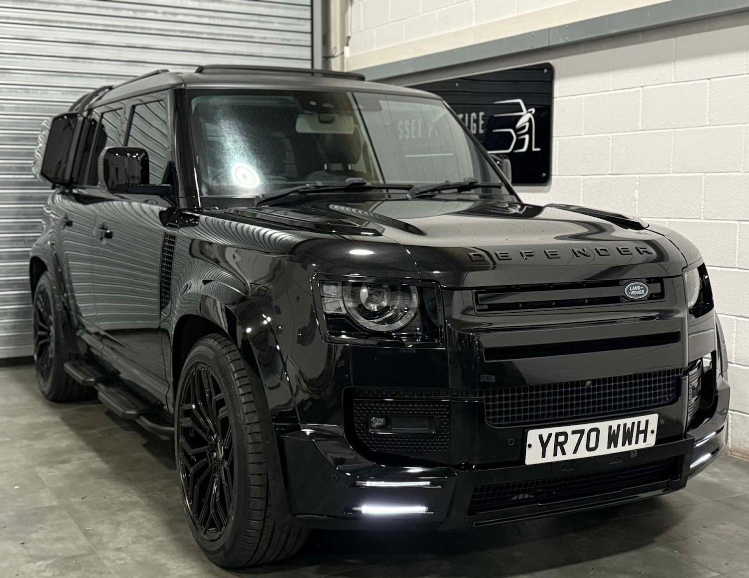 Used Land Rover Defender 2020 for sale - 76608985: Photo 1