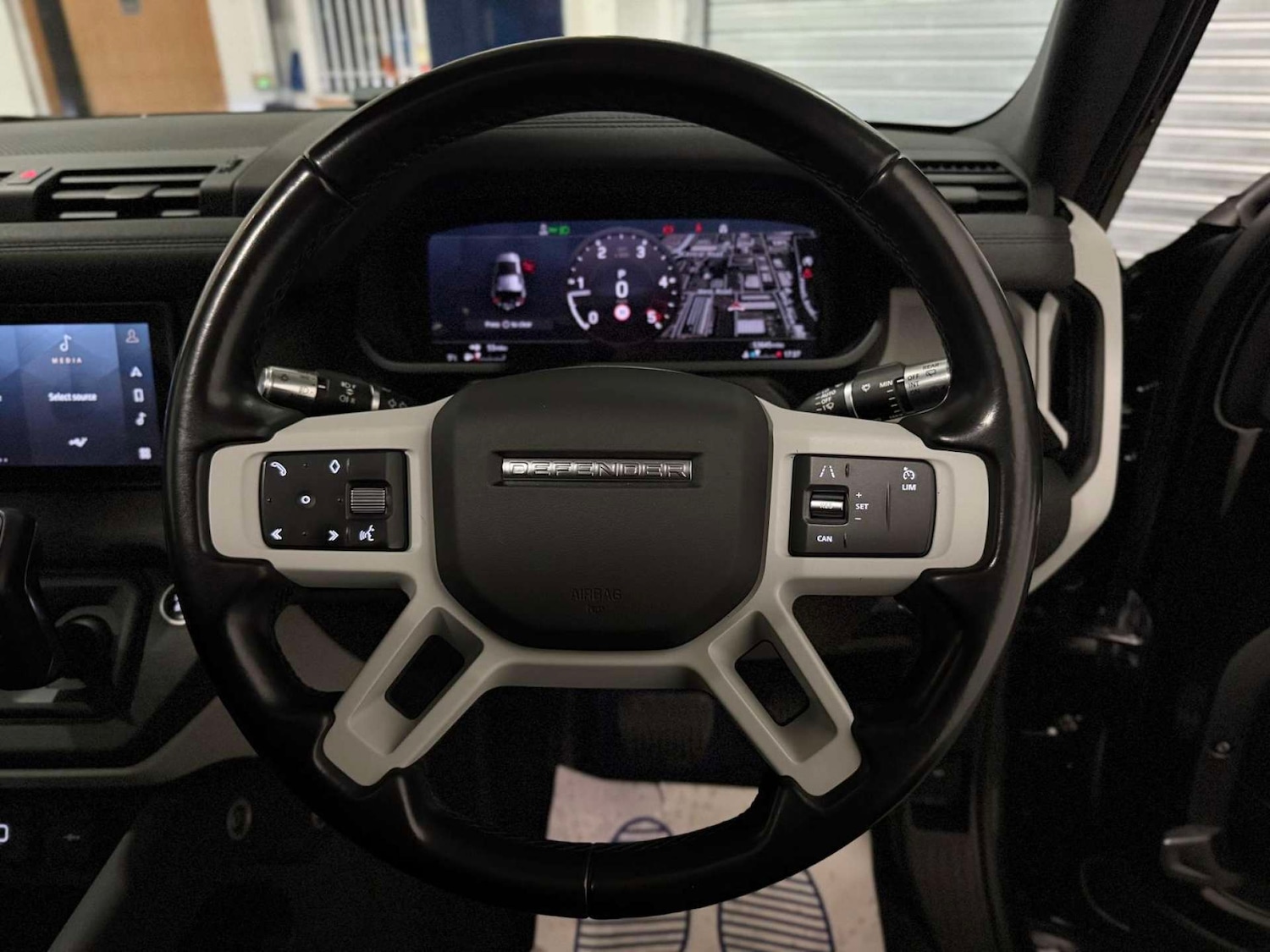 Used Land Rover Defender 2020 for sale - 76608985: Photo 14