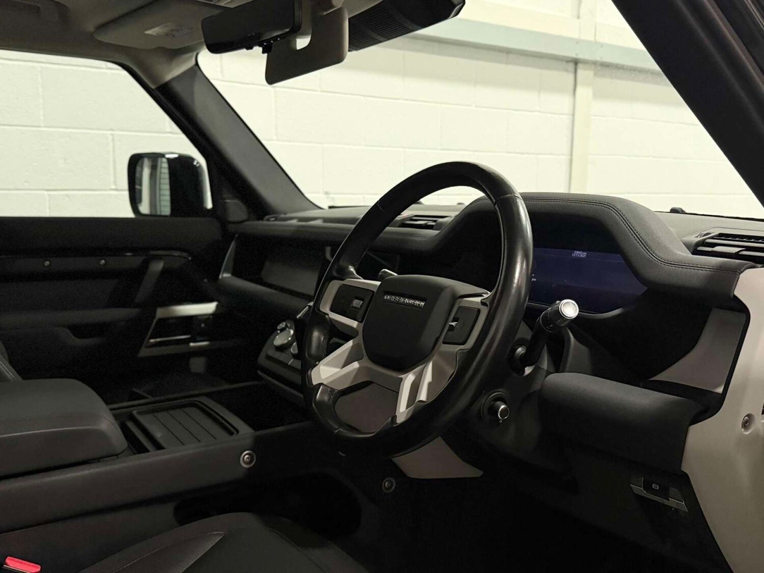 Used Land Rover Defender 2020 for sale - 76608985: Photo 15