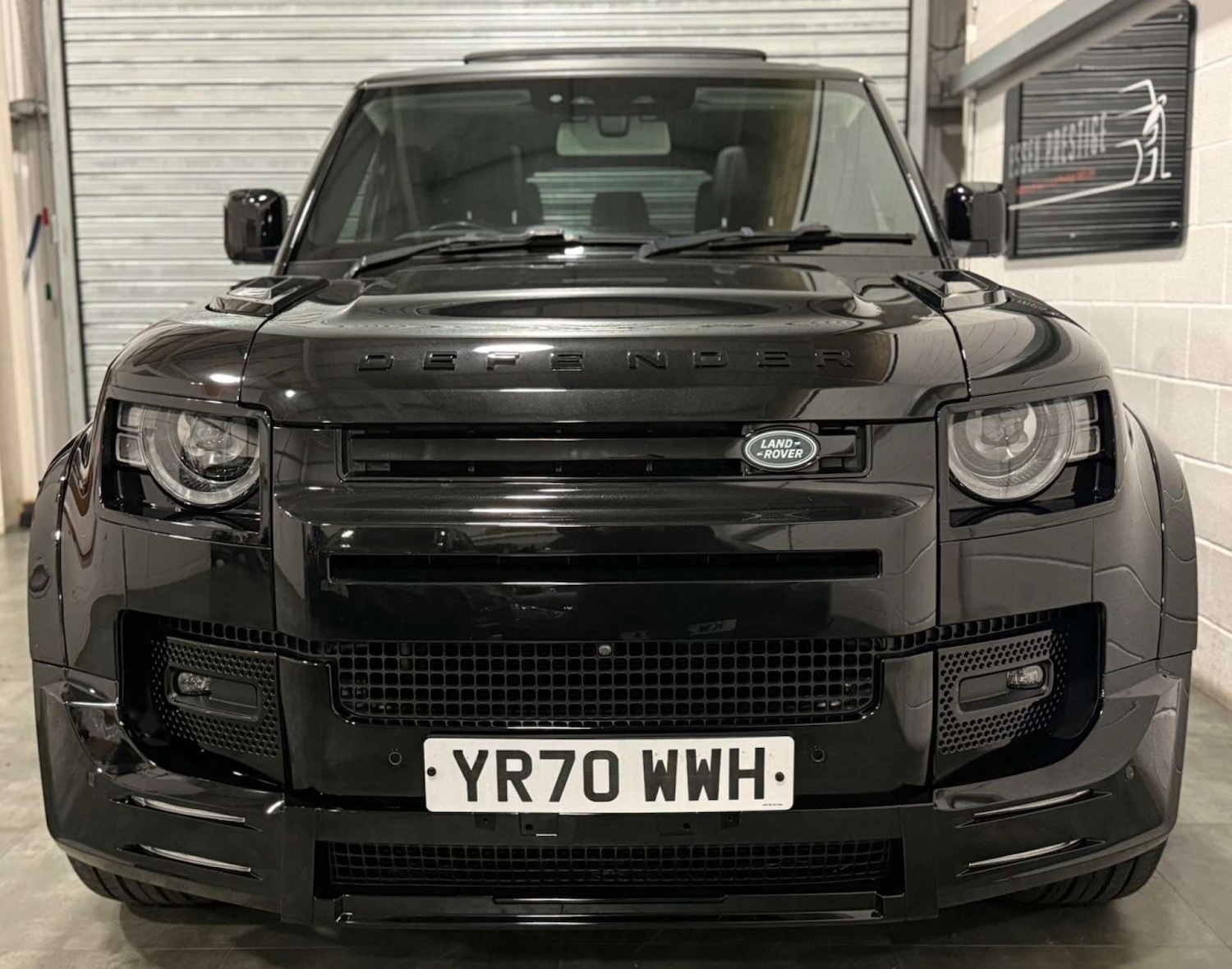Used Land Rover Defender 2020 for sale - 76608985: Photo 2