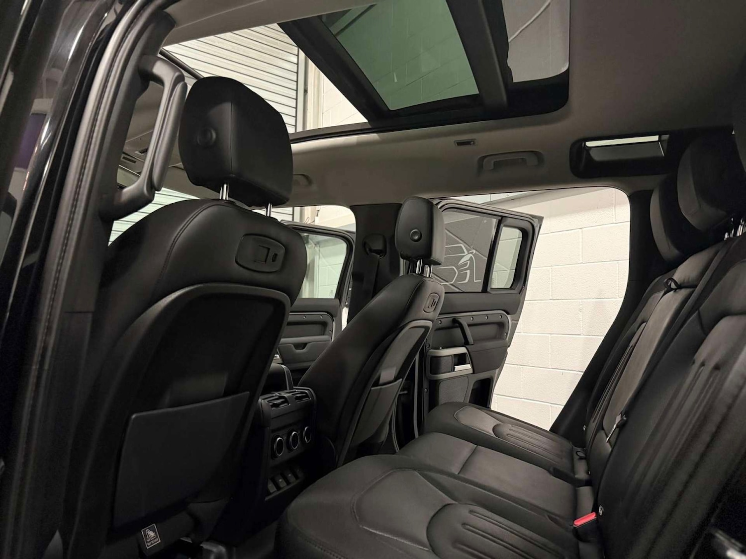 Used Land Rover Defender 2020 for sale - 76608985: Photo 20