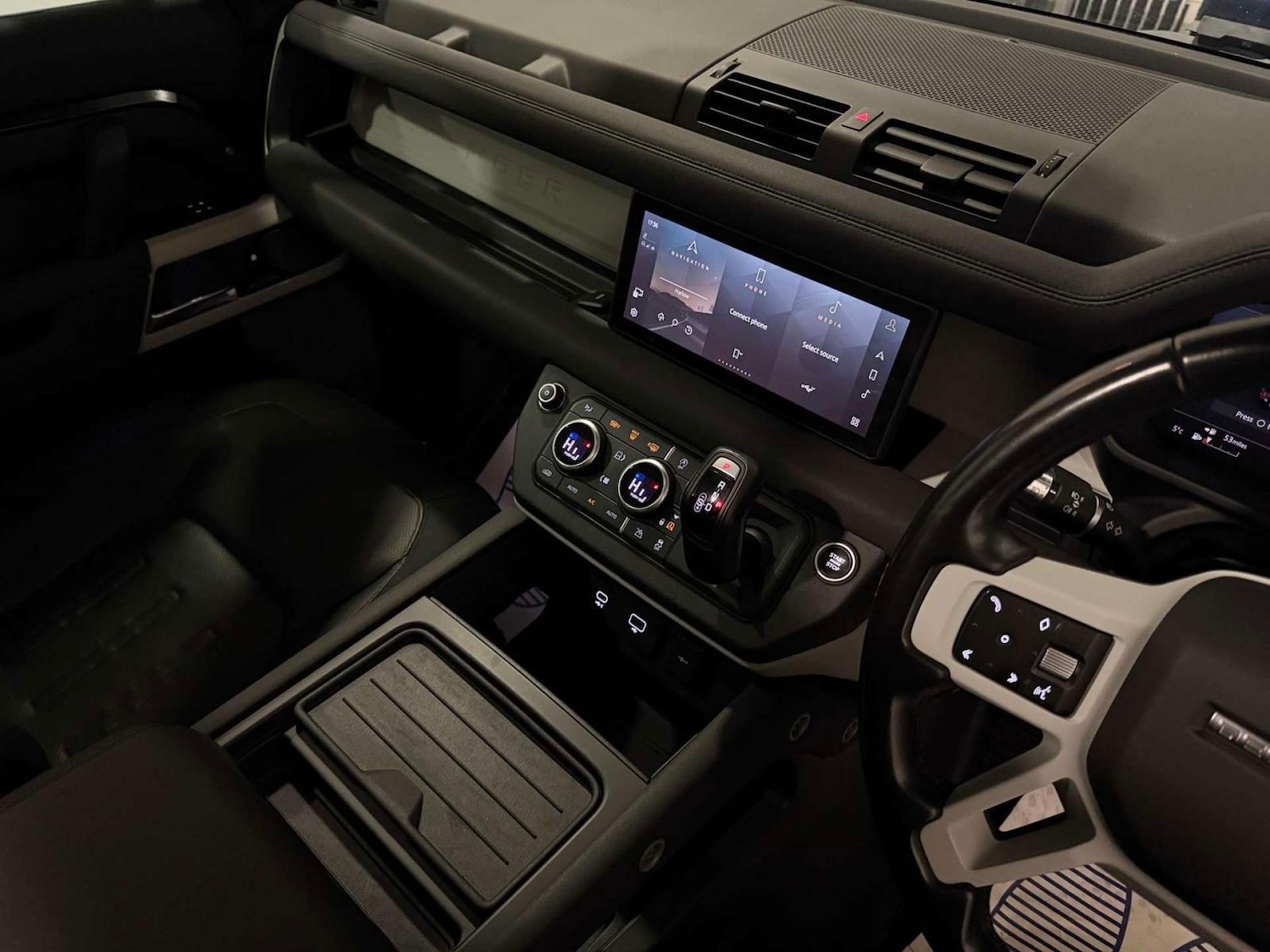 Used Land Rover Defender 2020 for sale - 76608985: Photo 21