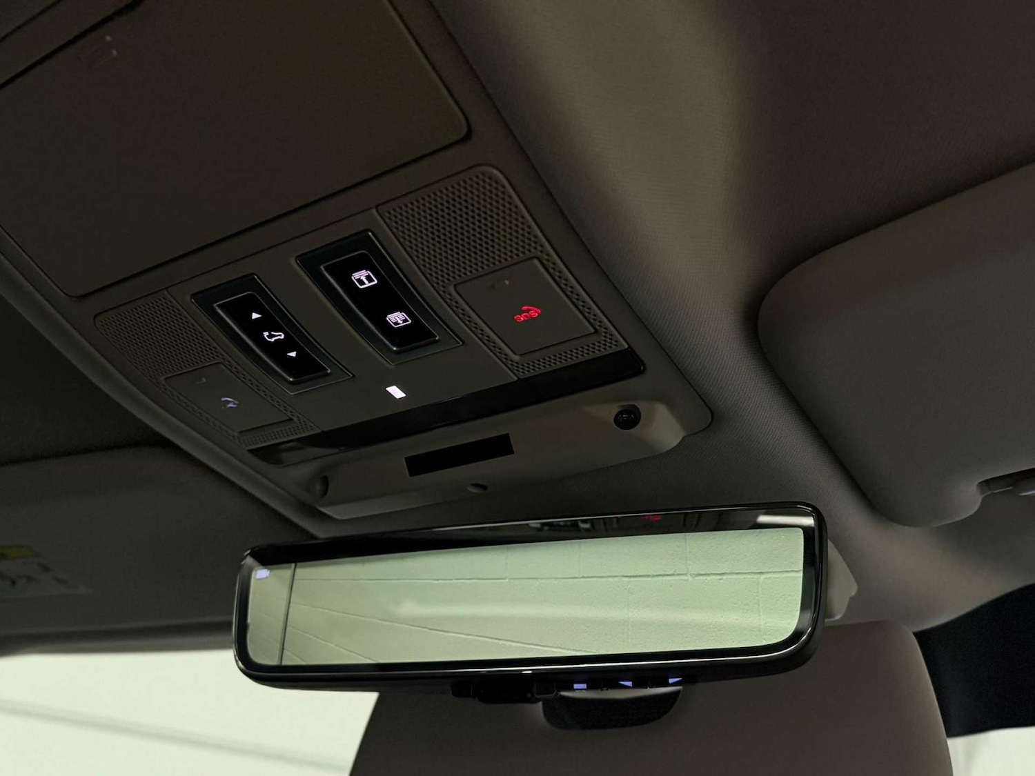 Used Land Rover Defender 2020 for sale - 76608985: Photo 26