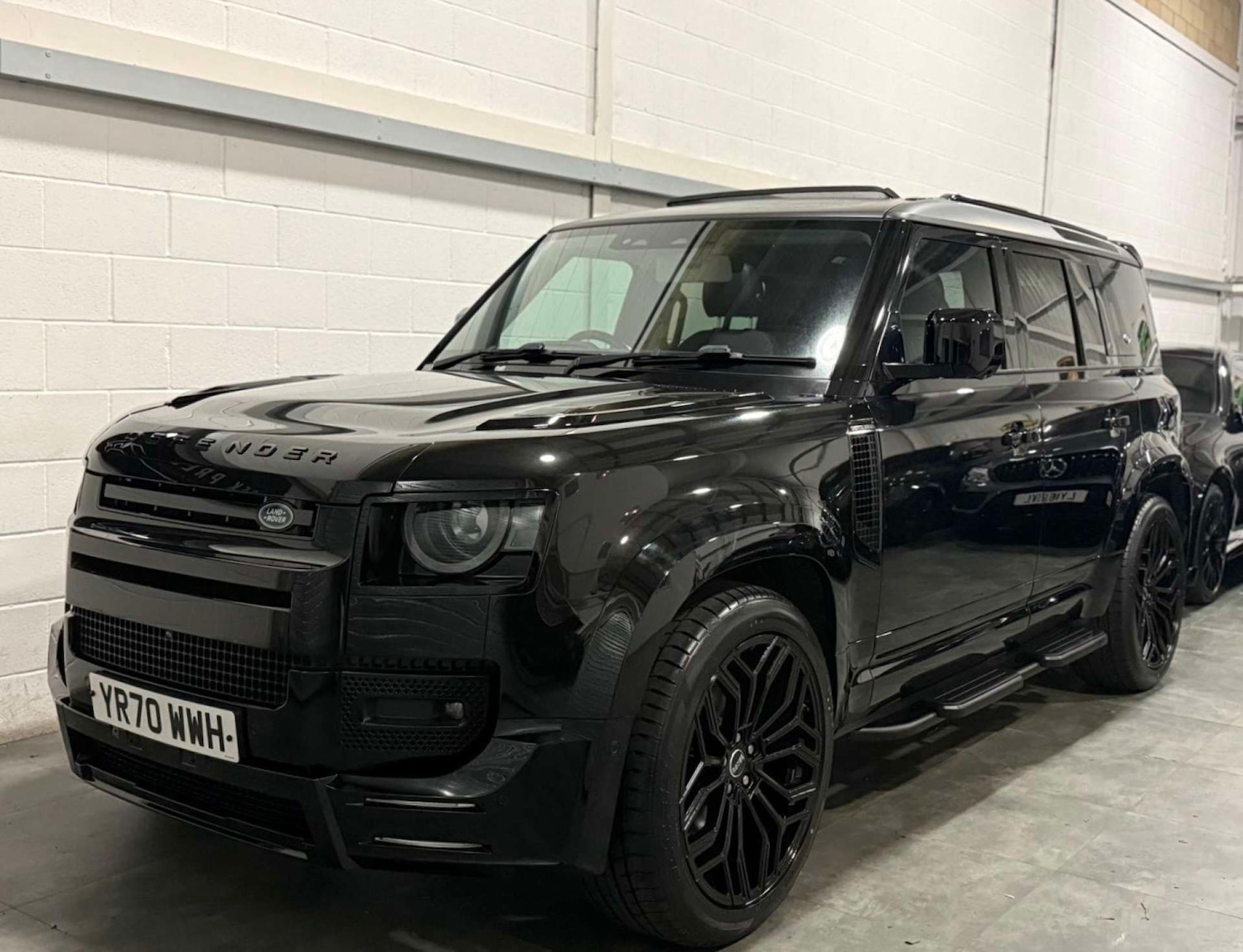 Used Land Rover Defender 2020 for sale - 76608985: Photo 3