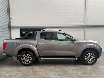 Used Nissan Navara 2018 for sale - 79594908: Photo