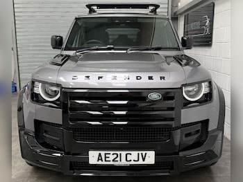 Used Land Rover Defender 2021 for sale - 78412300: Photo