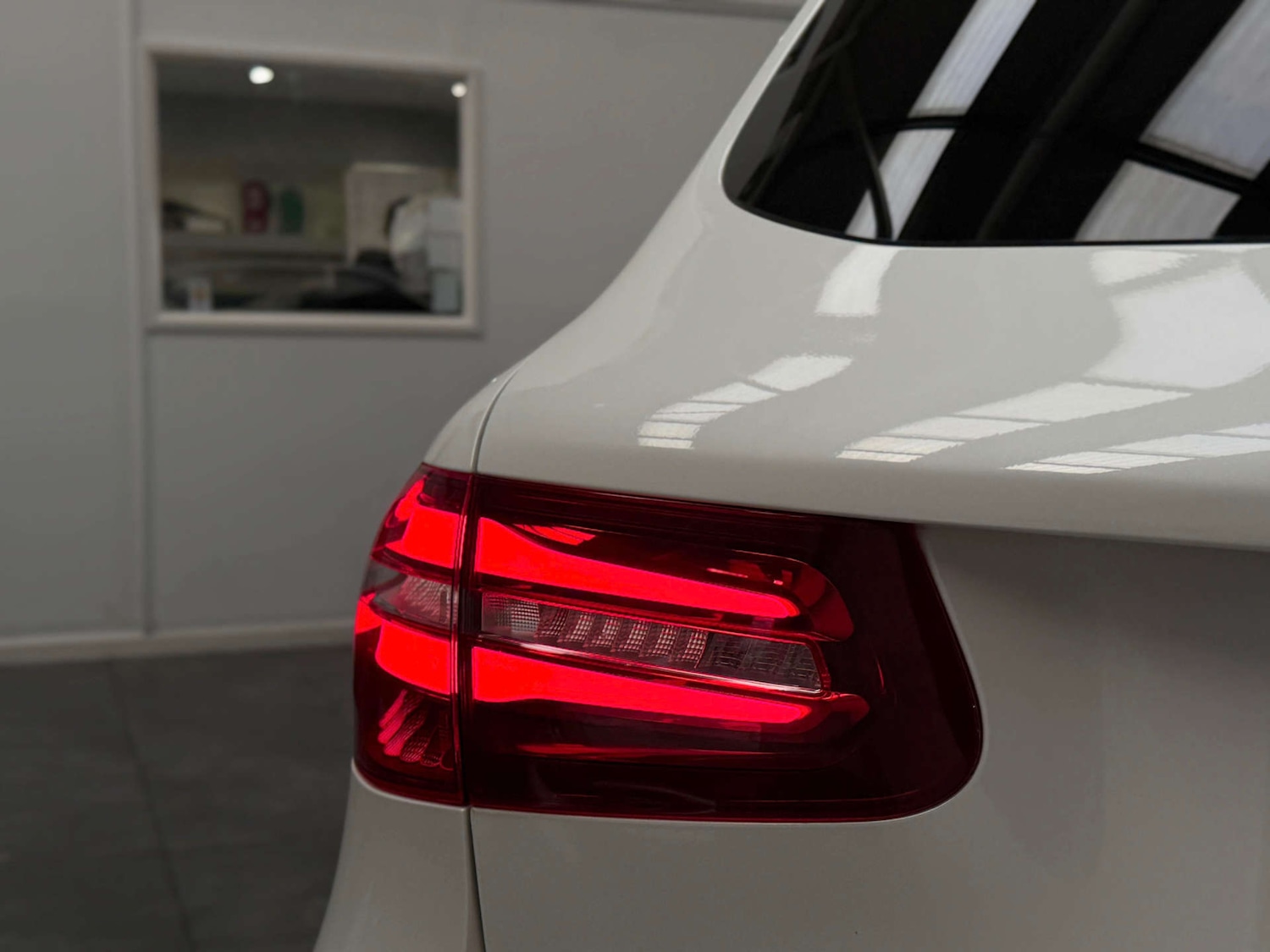 Used Mercedes-Benz GLC 2018 for sale - 76070579: Photo 12