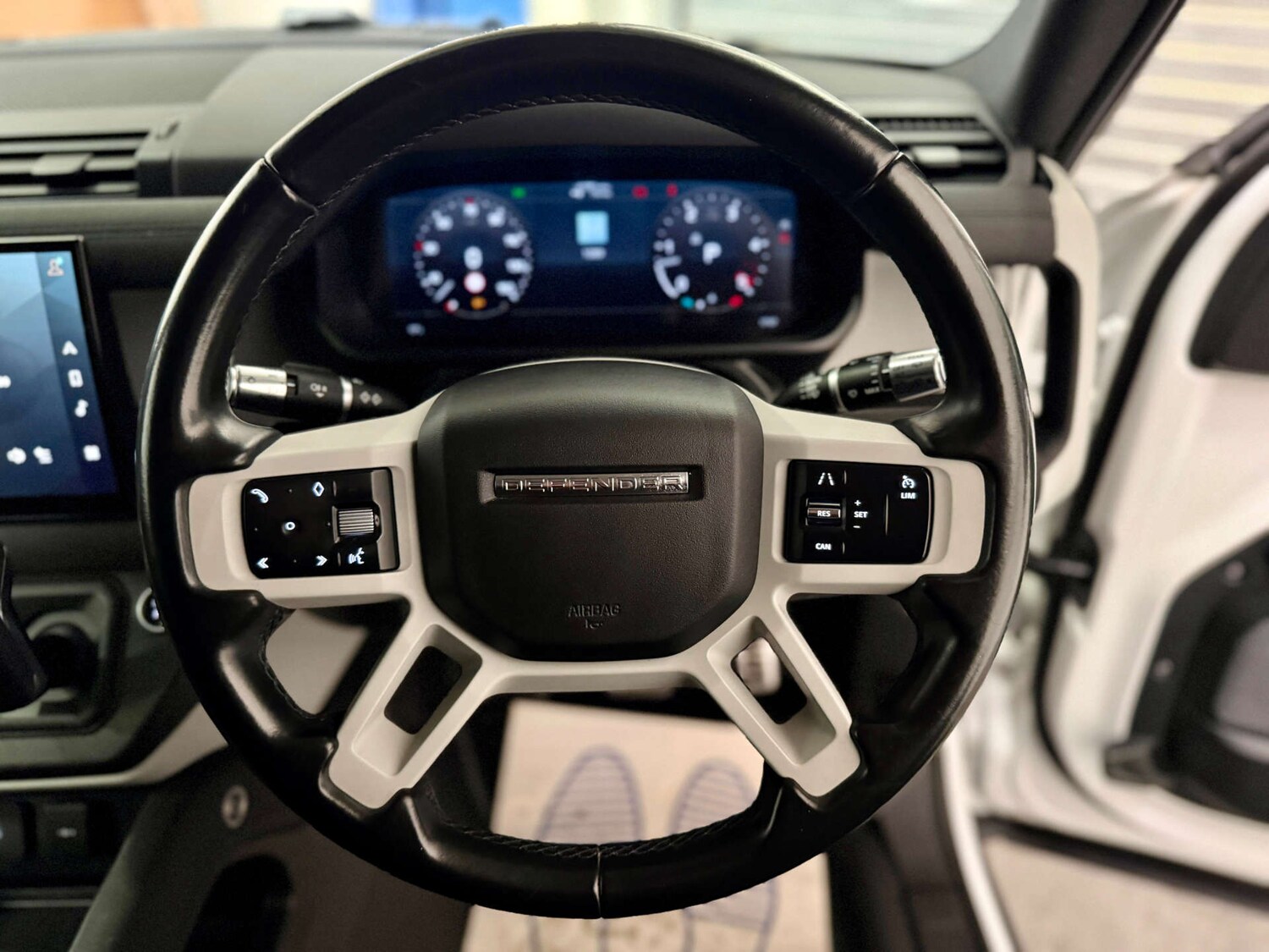 Used Land Rover Defender 2022 for sale - 78090309: Photo 13