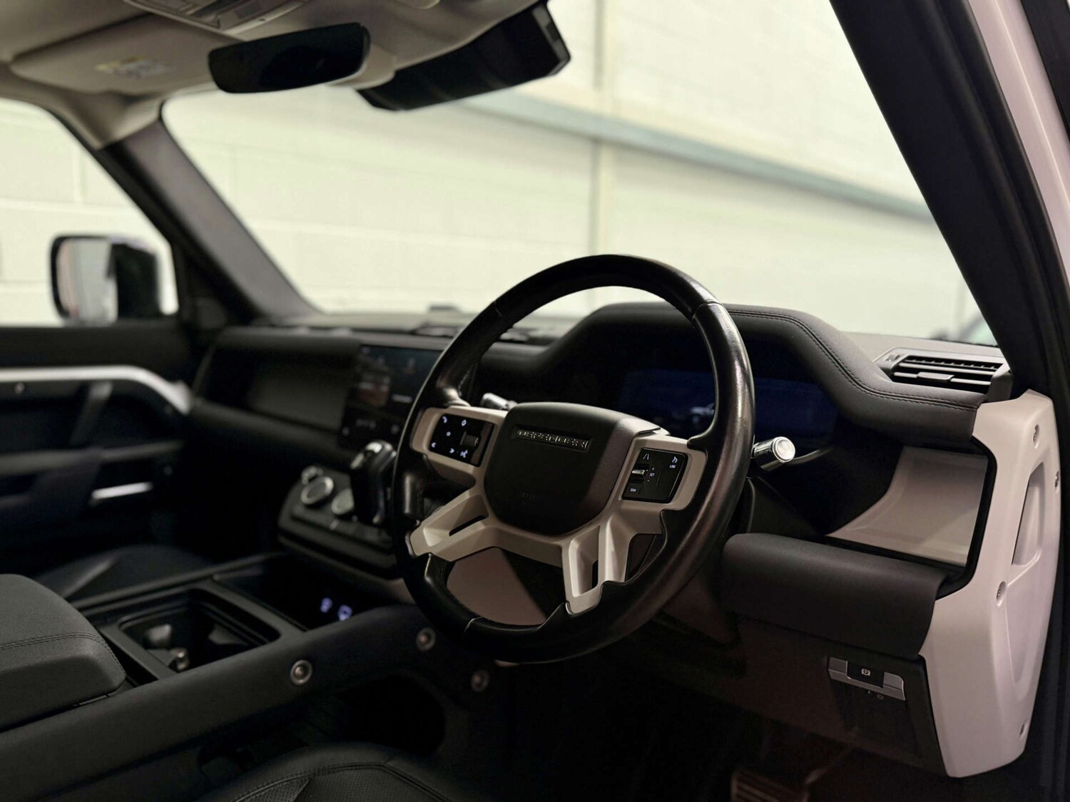 Used Land Rover Defender 2022 for sale - 78090309: Photo 14