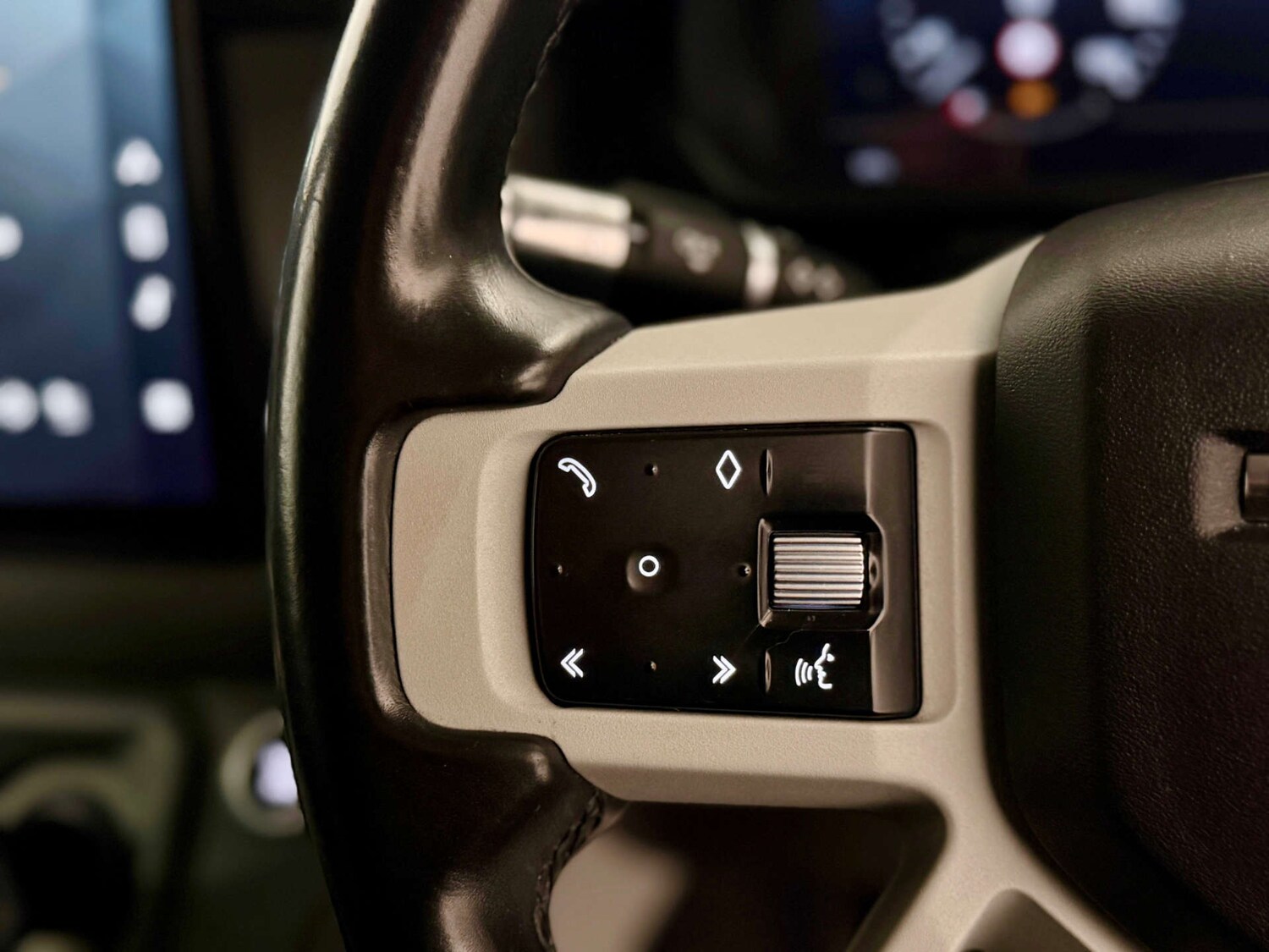 Used Land Rover Defender 2022 for sale - 78090309: Photo 21