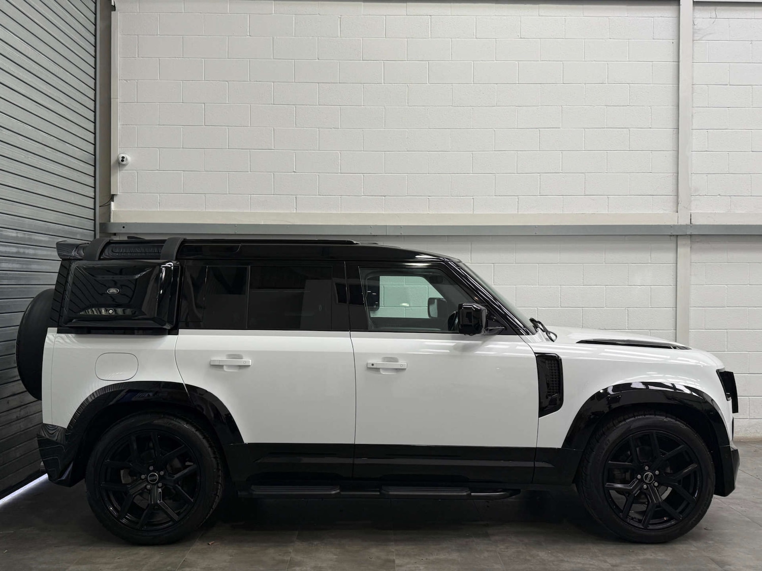 Used Land Rover Defender 2022 for sale - 78090309: Photo 4