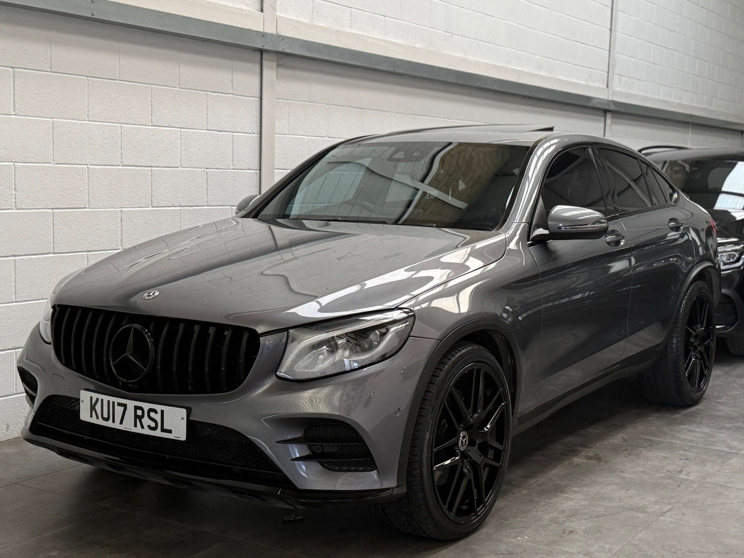 Used Mercedes-Benz GLC 2017 for sale - 77667879: Photo 2