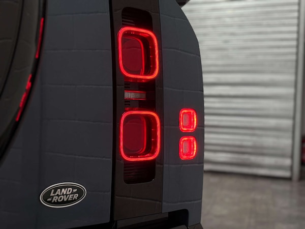 Used Land Rover Defender 2021 for sale - 74780004: Photo 10