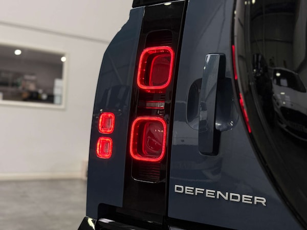 Used Land Rover Defender 2021 for sale - 74780004: Photo 12