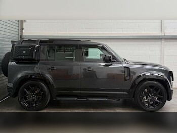 Used Land Rover Defender 2022 for sale - 78555388: Photo
