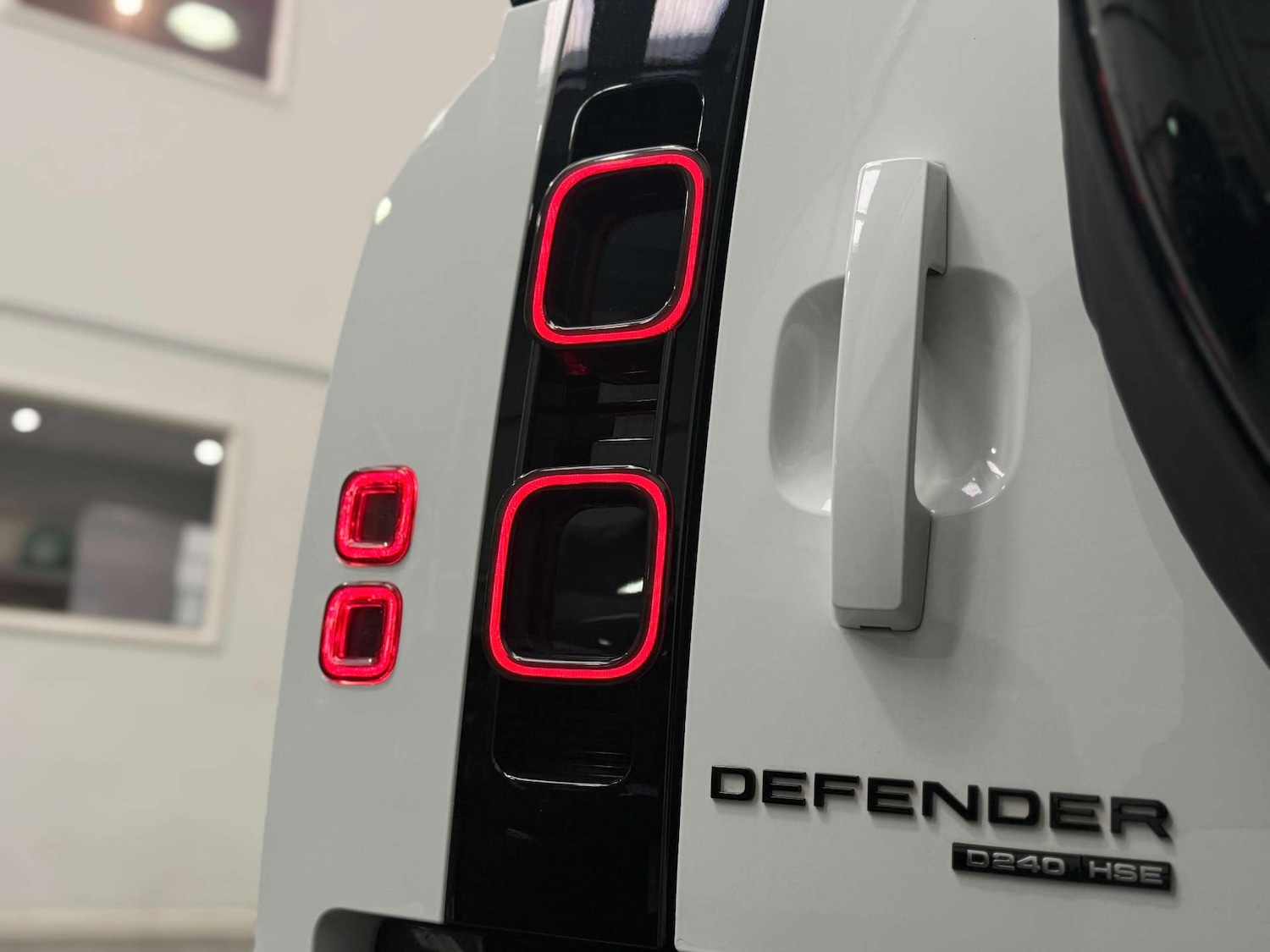 Used Land Rover Defender 2020 for sale - 76654137: Photo 10