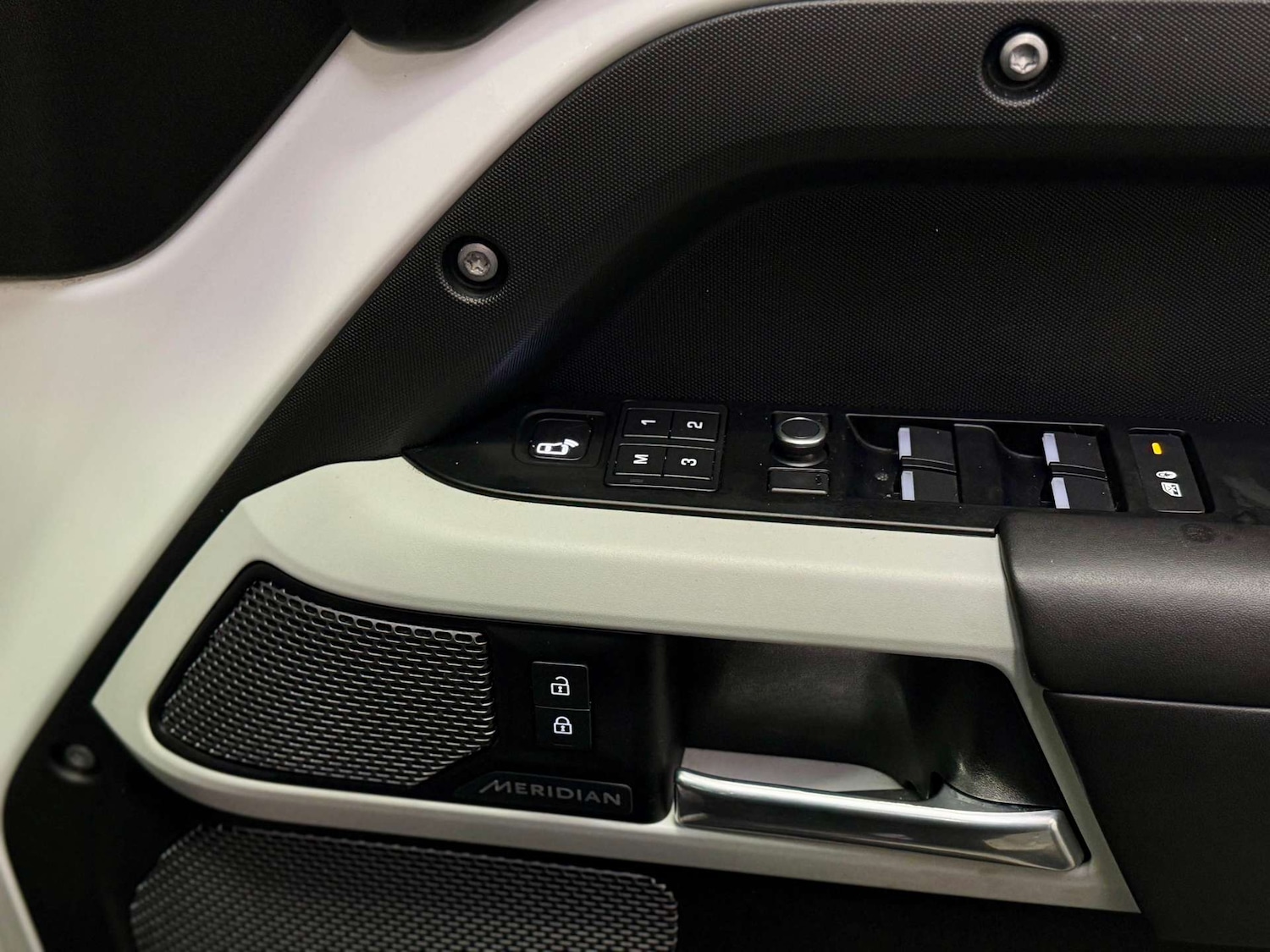 Used Land Rover Defender 2020 for sale - 76654137: Photo 19