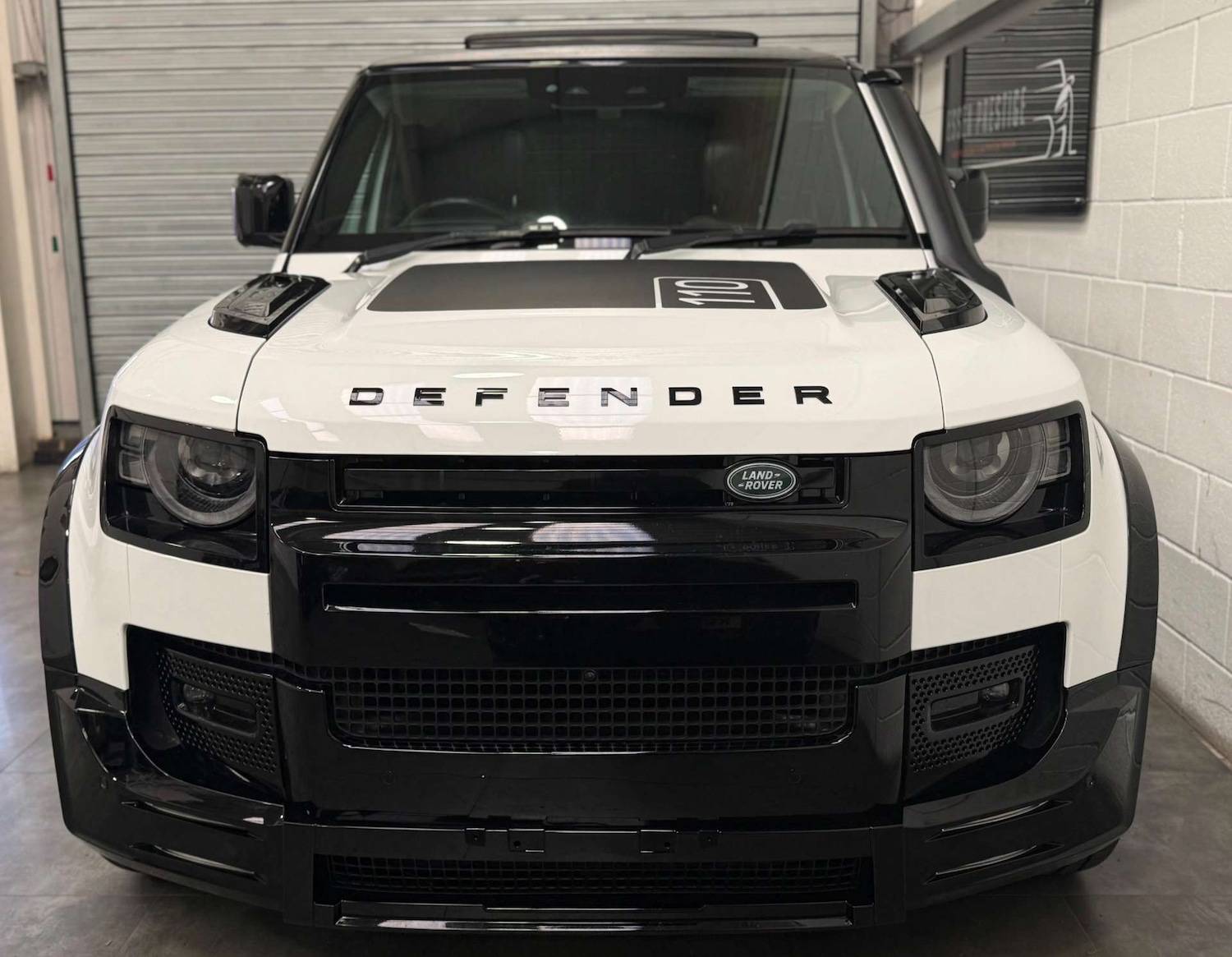 Used Land Rover Defender 2020 for sale - 76654137: Photo 2