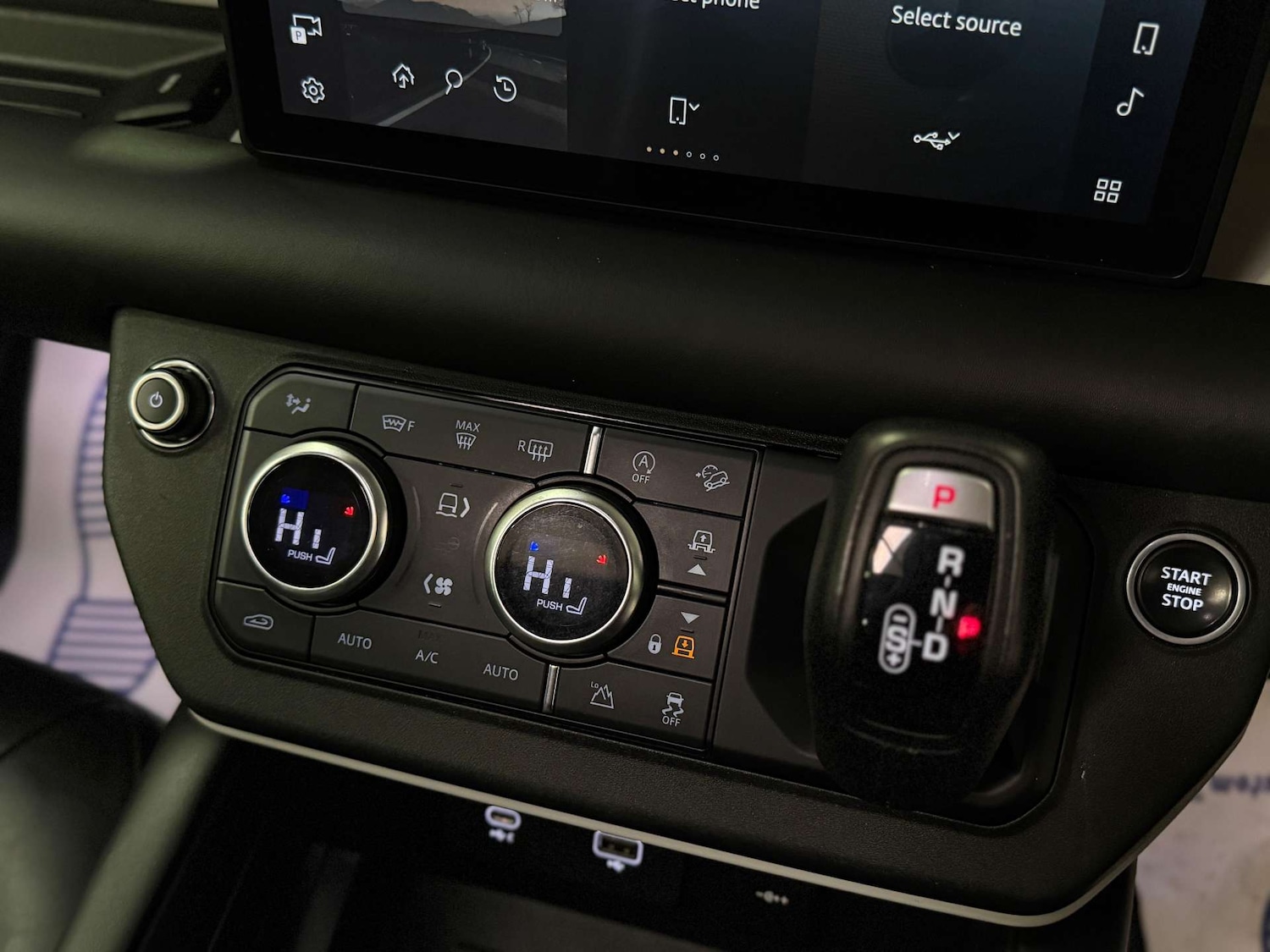 Used Land Rover Defender 2020 for sale - 76654137: Photo 22