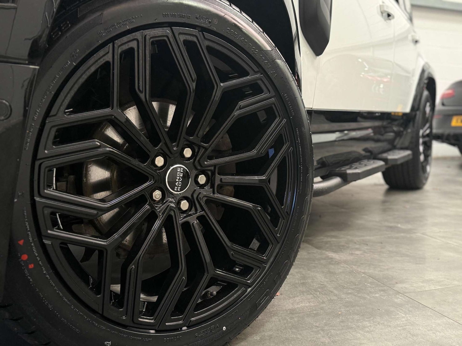 Used Land Rover Defender 2020 for sale - 76654137: Photo 23