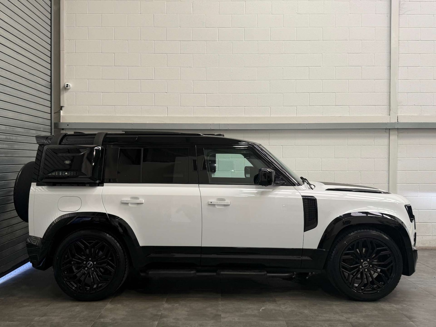 Used Land Rover Defender 2020 for sale - 76654137: Photo 5