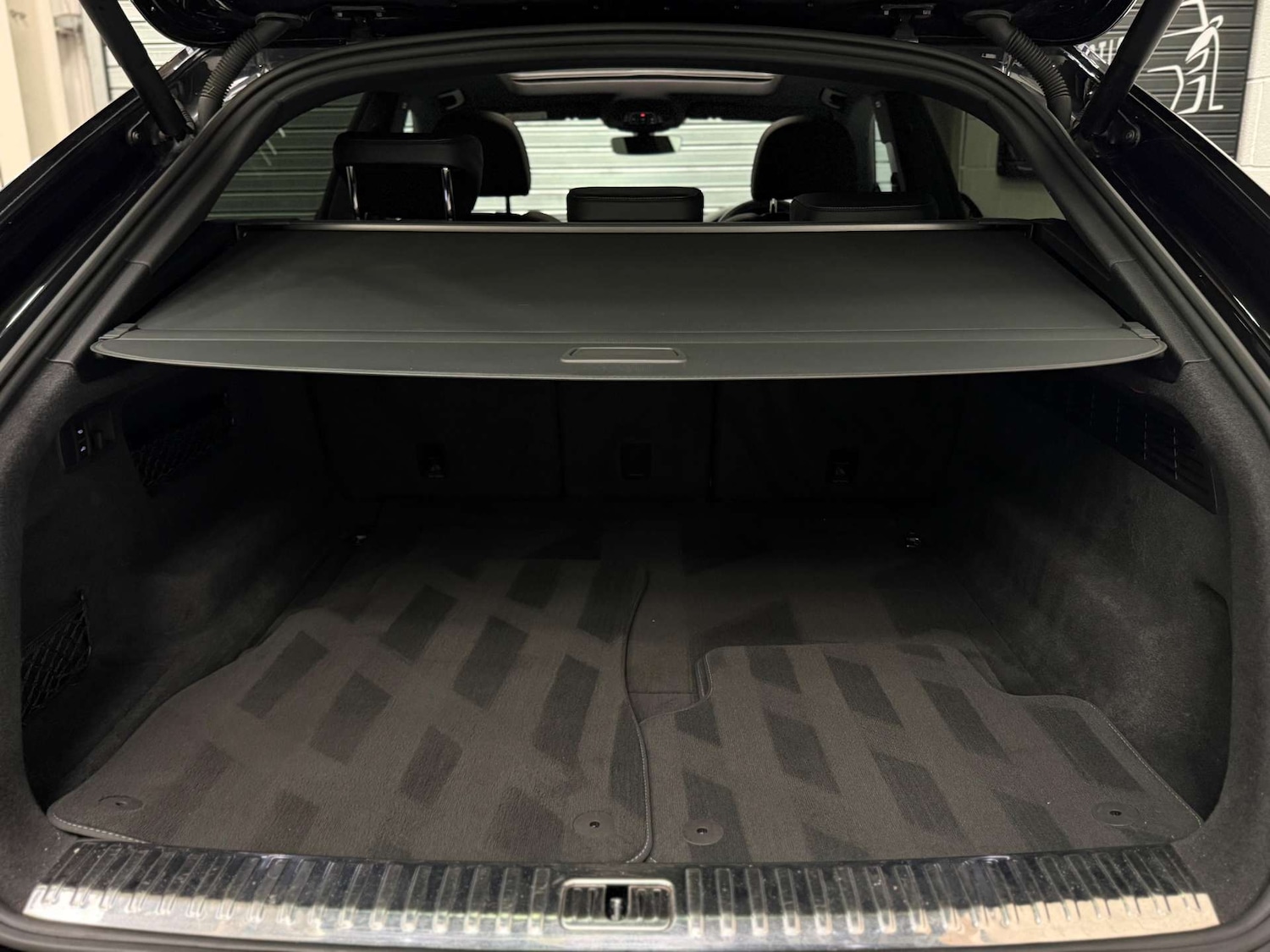 Used Audi Q8 2018 for sale - 77301761: Photo 25