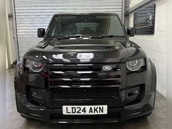 Used Land Rover Defender 2024 for sale - 79378788: Photo