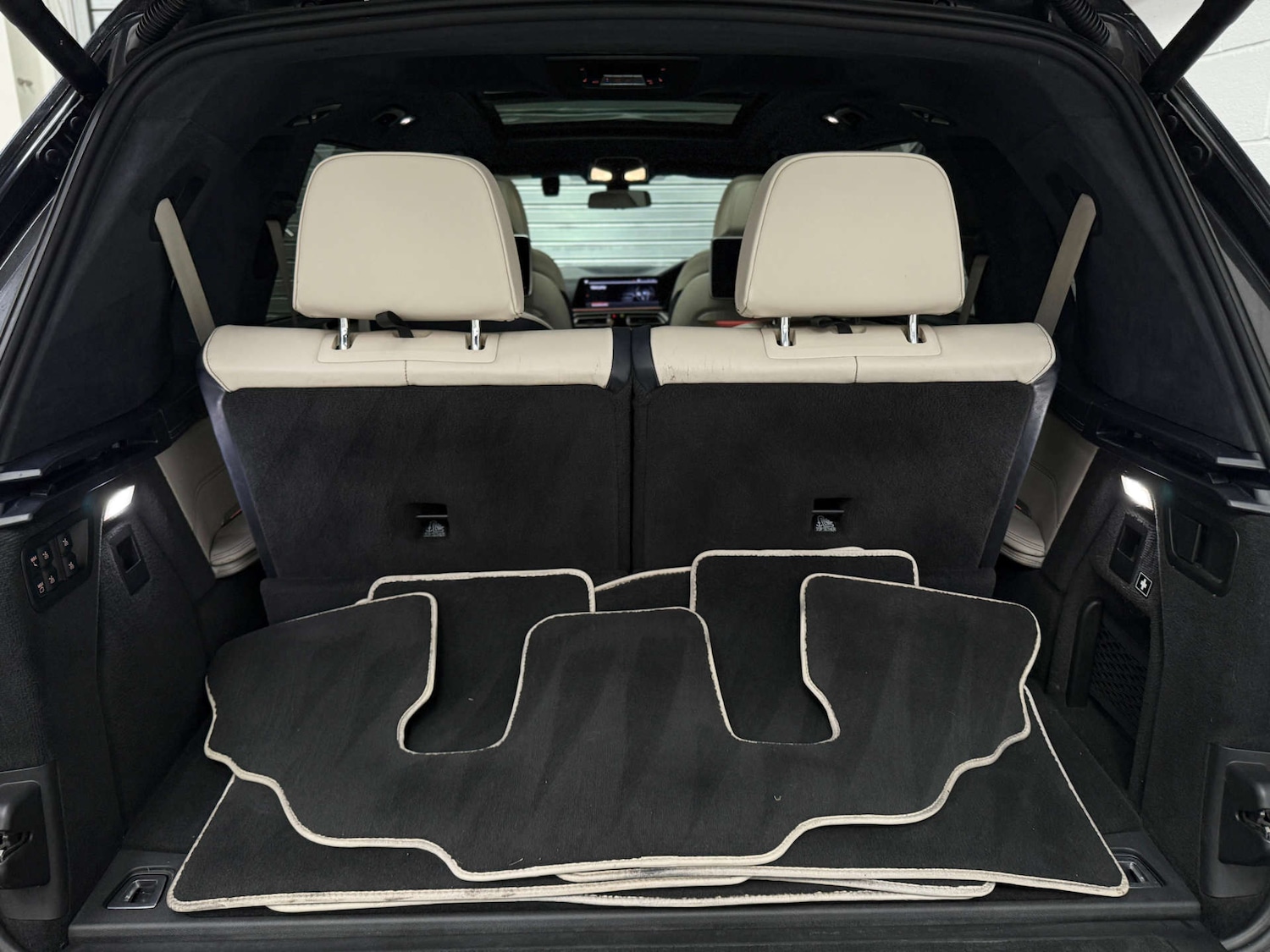 Used BMW X7 2019 for sale - 76127612: Photo 32