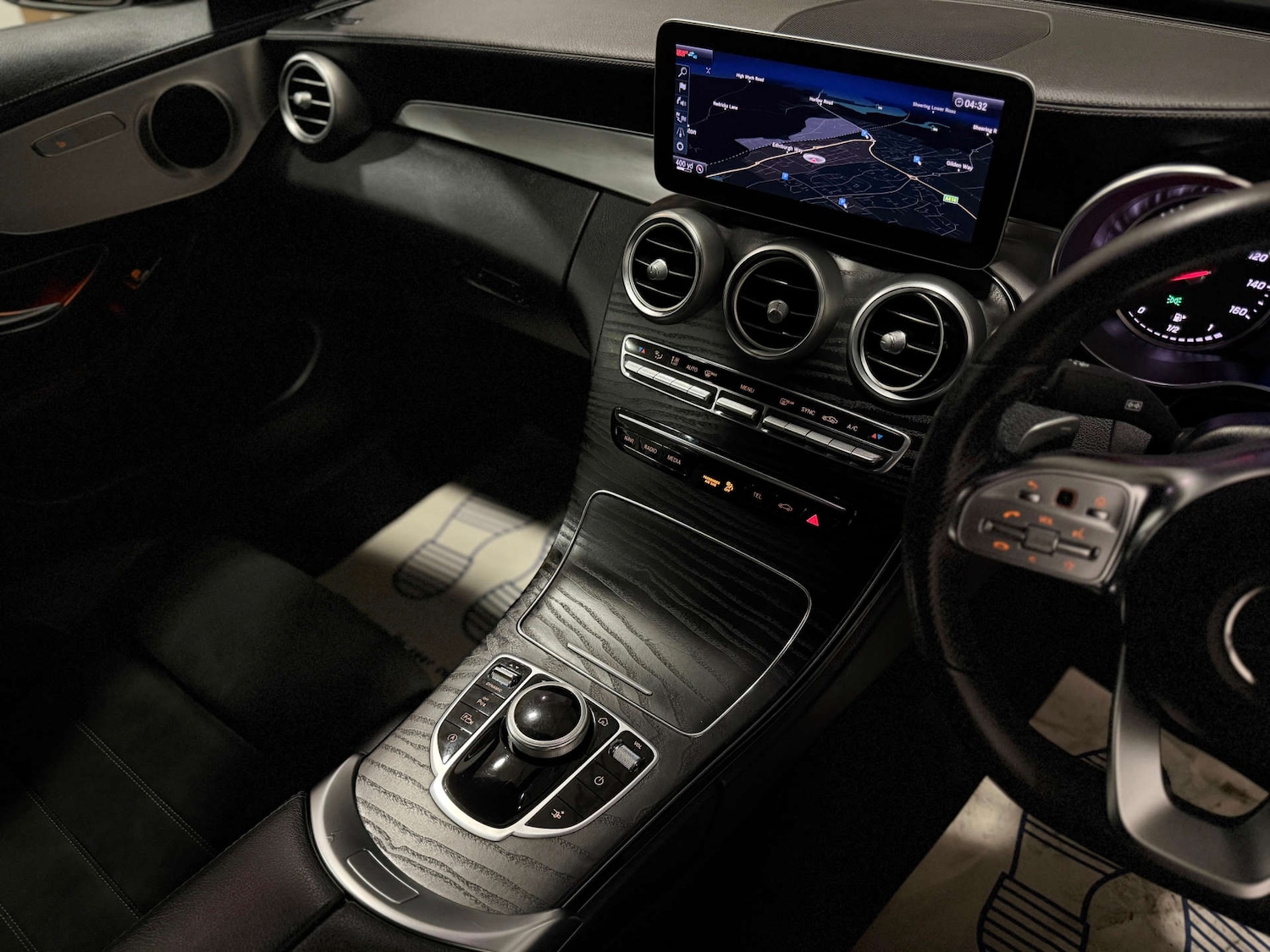 Used Mercedes-Benz C Class 2018 for sale - 76744017: Photo 18